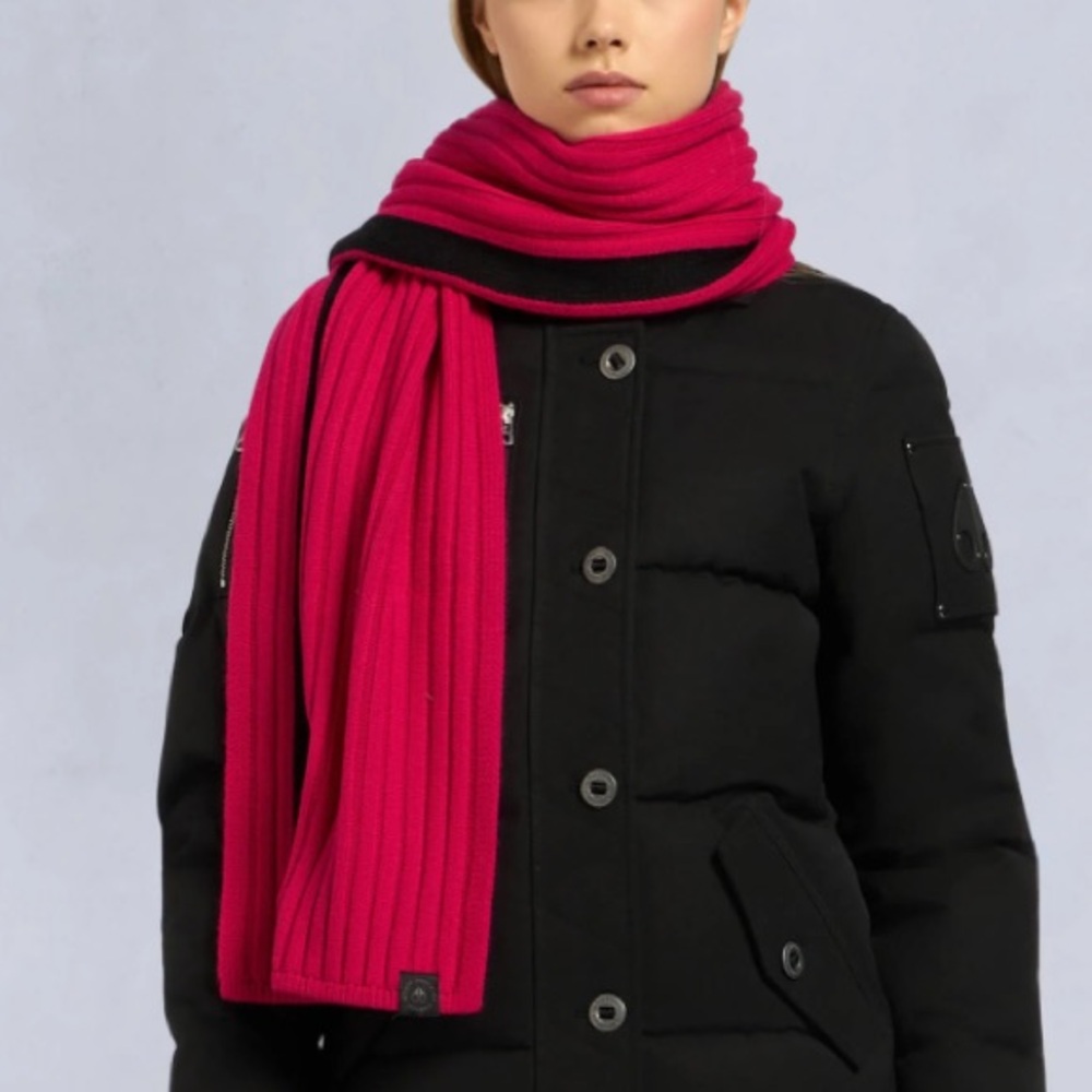 🧣❤️🧣 Moose Knuckles Wool  Hot Pink/ Black stripe Verona scarf NEW